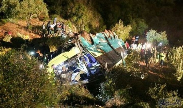 مقتل مستوطنين وإصابة 7 آخرين في انقلاب حافلة شمال نابلس