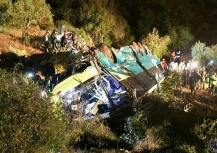 مقتل مستوطنين وإصابة 7 آخرين في انقلاب حافلة شمال نابلس