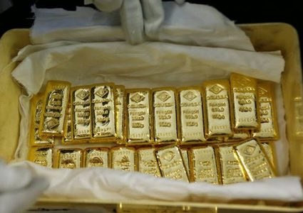 الذهب يتكبد أول خسائر أسبوعية خلال يناير