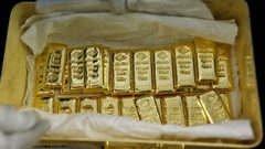 الذهب يتكبد أول خسائر أسبوعية خلال يناير