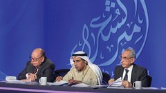 42 شاعراً يتنافسون على "أمير الشعراء"