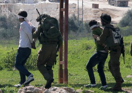 اعتقال 5 مواطنين بالضفة