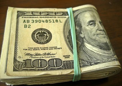 سرقة أكثر من 200 ألف دولار من منزل متسولة في القدس