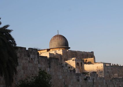 الحبس المنزلي يؤرق مضاجع المقدسين