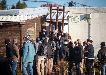 مراقبون لـ" النجاح الإخباري" : اخلاء "عمونا " تمثيلية استيطانية هزيلة (صور)