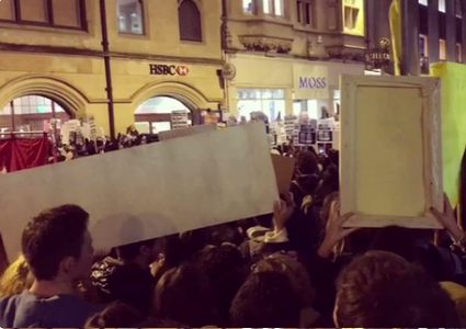 رفع الأذان بكنيسة في بوسطن وبريطانيا ضد سياسة ترامب