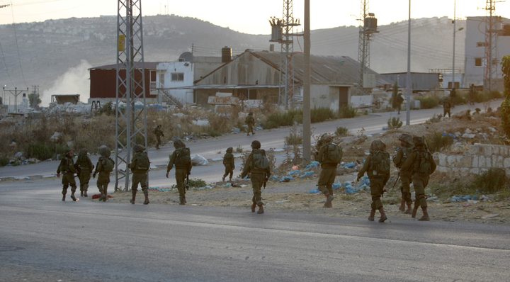 حملة اعتقالات بالضفة الغربية فجر اليوم