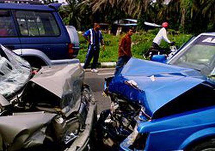 إصابة سبعة أشخاص بحادث سير في النقب واثنين في الخليل