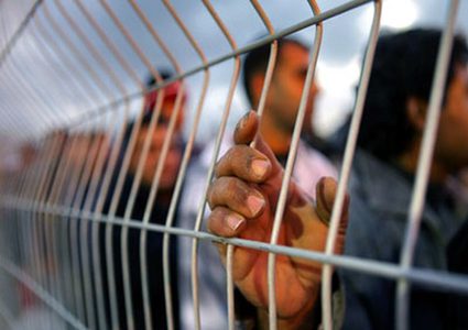 غليان في السجون .. فهل يشعل الأسرى انتفاضتهم!