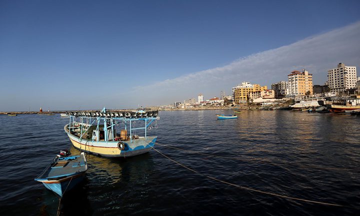 قوات الاحتلال تطلق النار على صيادي ومزارعي غزة