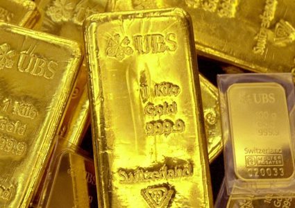 الذهب يتماسك قرب أعلى مستوى في 11 أسبوعا