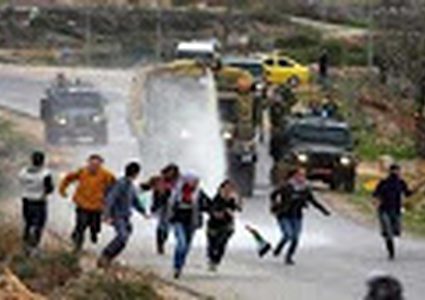 مواجهات بين الشبان وجيش الاحتلال بمخيم الدهيشة