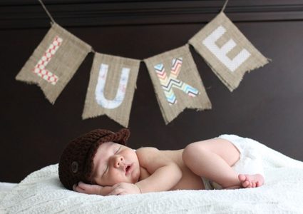 أخطاء الأباء بتسمية الأبناء!