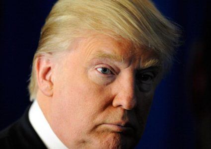 ترامب ورداء الحمام.. "صراع جديد" على مواقع التواصل