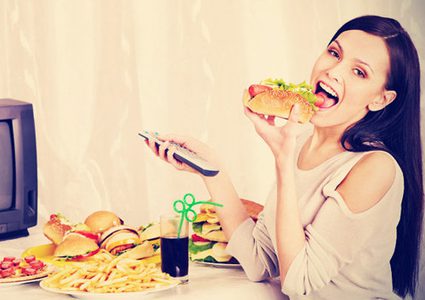 إن كنتِ تعانين من مشكلة الشهية المفتوحة... فإليكِ الحل