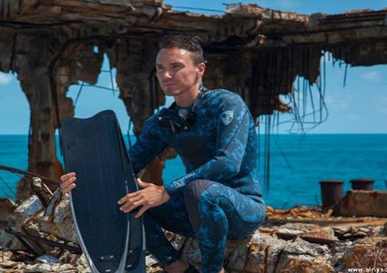 "المحيط" يقتل مخرج شهير