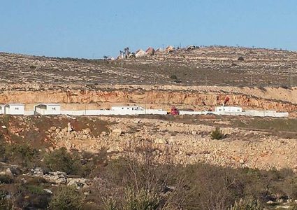 عائلة أبو عواد تواجه وحش الاستيطان وصبرها ليس له حدود