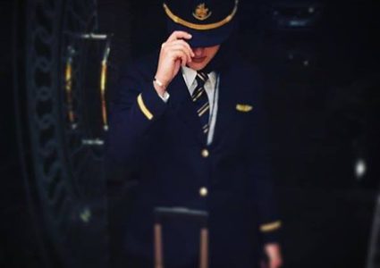 أول فتاة من عائلة حاكمة عربية خلف مقود طيران تجاري