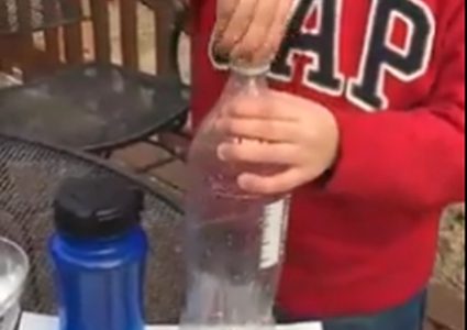 هل ستستمر بالتدخين بعد رؤيتك لتجربة هذا الطفل الفلسطيني؟