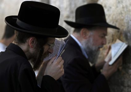 اعتقال ثلاثة من المجلس الديني اليهودي