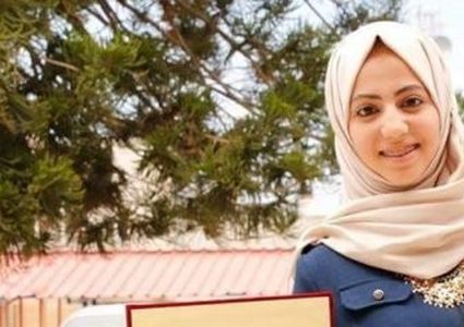 فلسطينية تبتكر تطبيقا يمنع اختناق الأطفال داخل السيارات