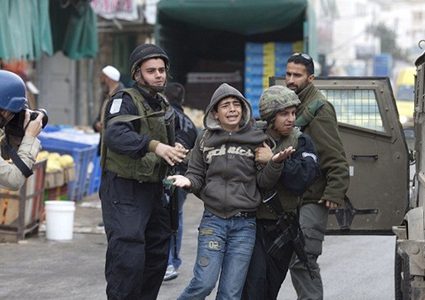 300 طفل في سجون الإحتلال بينهم 13 فتاة