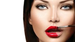 اختاري لون أحمر الشفاه المناسب لك