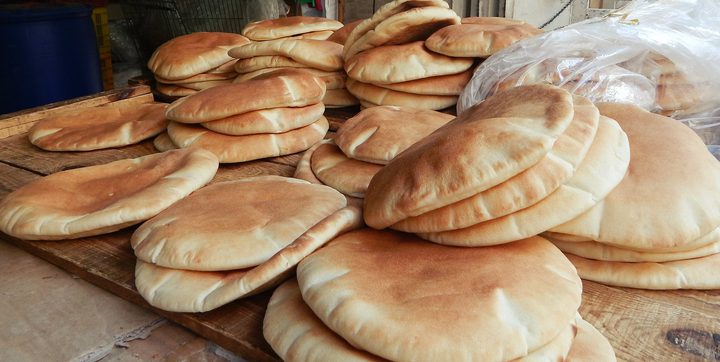 مجددا.. أزمة الـ"3.5 شيقل" تعصف بالرغيف