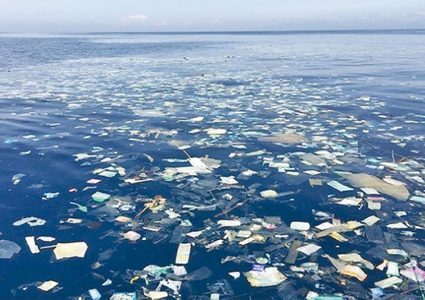 جزيرة من القمامة تهدد السياحة التايلندية