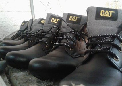 صناعة الأحذية في الخليل بين عوائق الاحتلال و خطر الاندثار