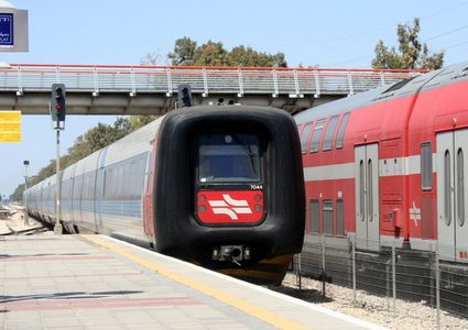 اعتقال فتى بزعم محاولته خطف سلاح مجندة باللد