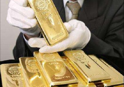 ضبط مهرب سبائك ذهبية في الهند