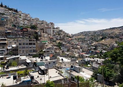 الإحتلال يسلب أراض بسلوان