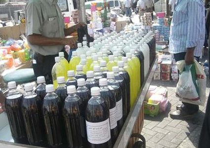 ضبط 324 علبة عصير منتهية الصلاحية في قلقيلية