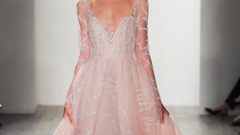 اللون الوردي لفساتين زفاف 2017