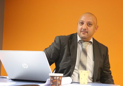 من ينسق لحظر المنسق؟