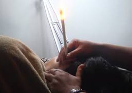 الشمع الاندونيسي طريقة لتنظيف الأذن!