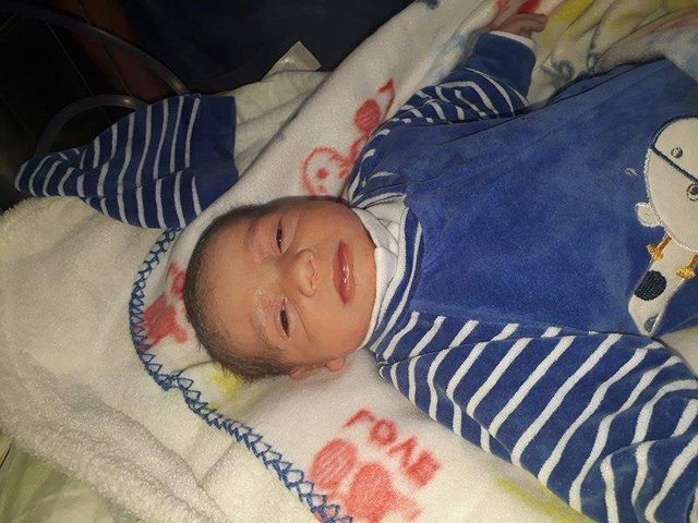 زوجة اسير تنجب طفلاً ثانياً من نطفة مهربة