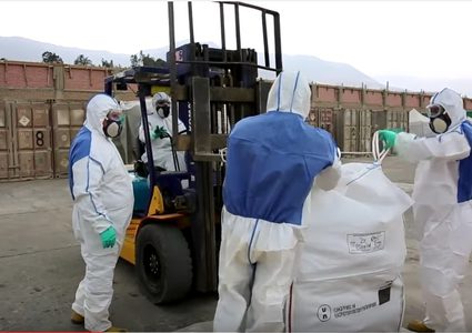 مصر ..  تتخلص من شحنة خطيرة بعد 19 عاما (فيديو)