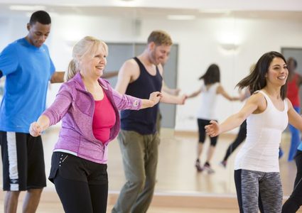 لعب الزومبا تفيدك في حرق الدهون