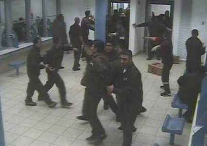 تحذير من غرف "العصافير" في "عوفر"