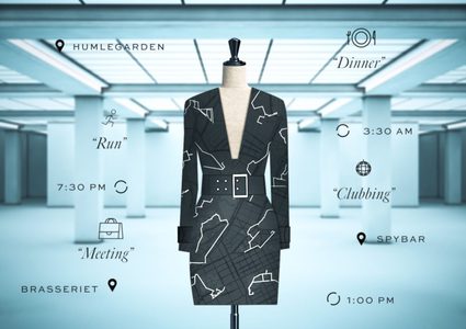 أزياء مستوحاة من مستخدمي الهواتف الذكية