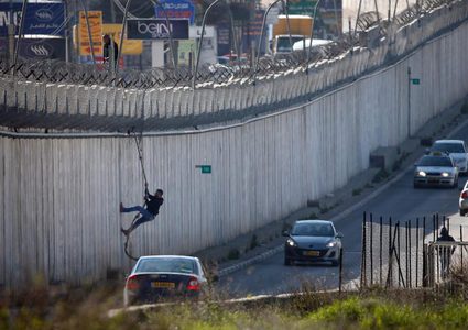 13 عاما على صدور مطالبة محكمة العدل الدولية بتفكيك جدار الضم والتوسع العنصري