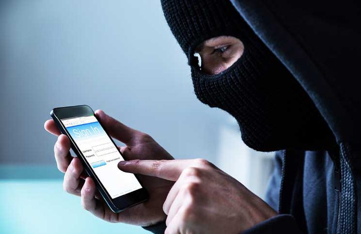 الشاباك يرفض إدخال مرضى من غزة لعدم حملهم "هواتف نقالة"