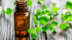 فوائد زيت النعناع للبشرة