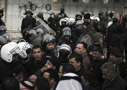 قوى الأمن تعلن دوار ابن رشد بالخليل منطقة عسكرية مغلقة