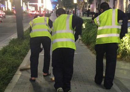 هكذا عاقب أمير دبي شبان بسبب القيادة المتهورة !