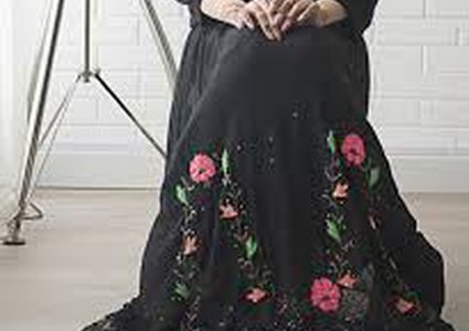 العباية المزينة بالورود في حضرة الربيع