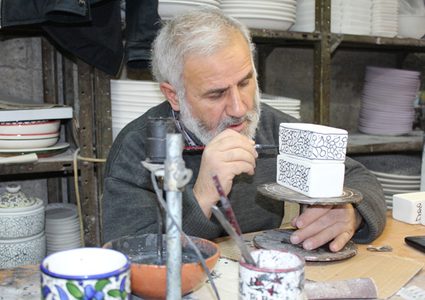 صناعة الزجاج .. الوجه الاخر للخليل ( صور)