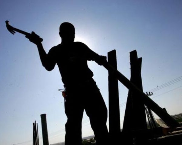 وفاة عامل وإصابة اخر اثر سقوطهم من علو في ورش بناء